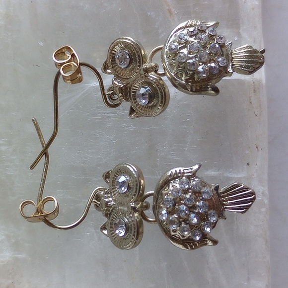 BETSEY JOHNSON OWLS  DANGLE EARRINGS GOLD TONE RHINESTONES - Picture 2 of 5